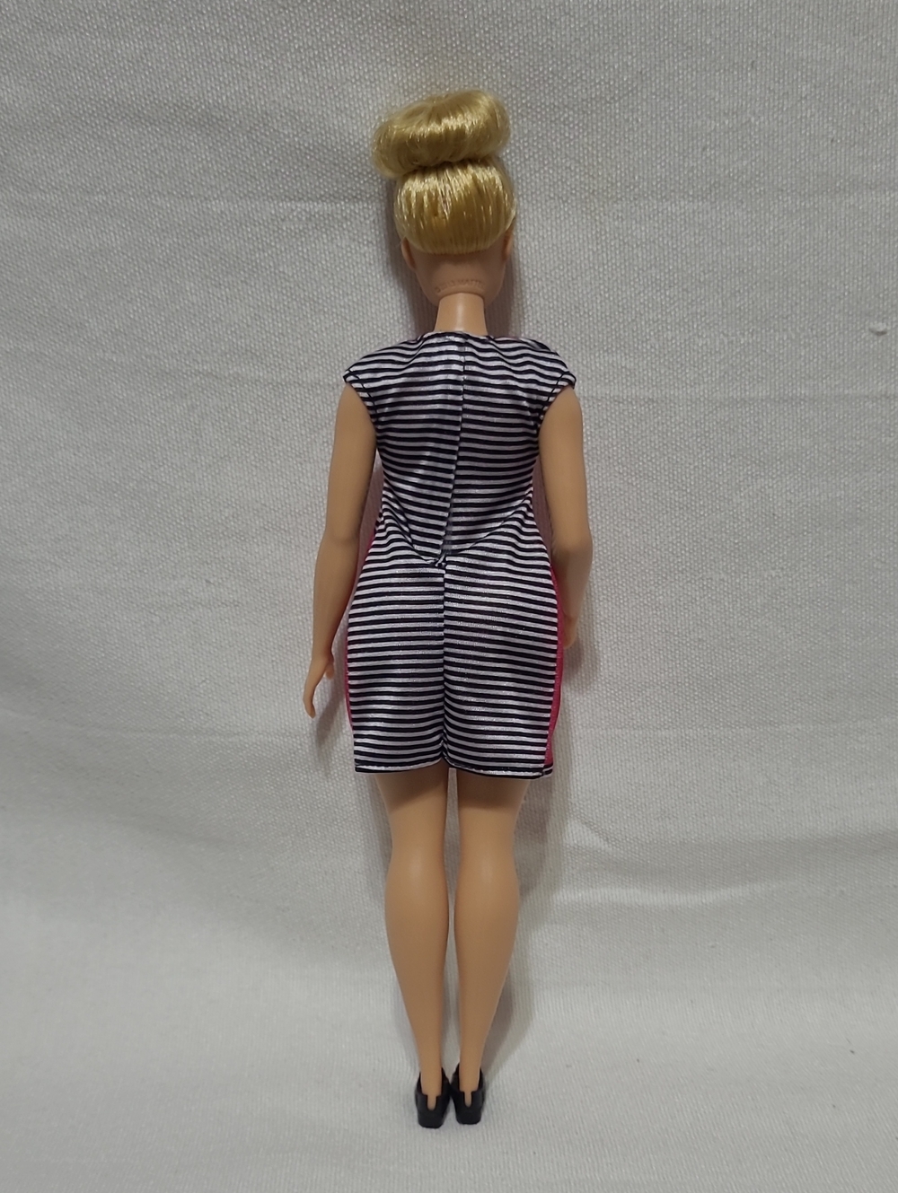 Barbie Year 2019 You Can Be Anything Coffee Shop Playset W/ Curvy Barbie Doll - Picture 12 of 12